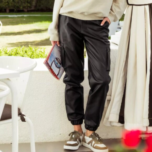 Size 11 KanCan Black High Rise Faux Leather Cargo Joggers (ABBA) - Picture 6 of 16